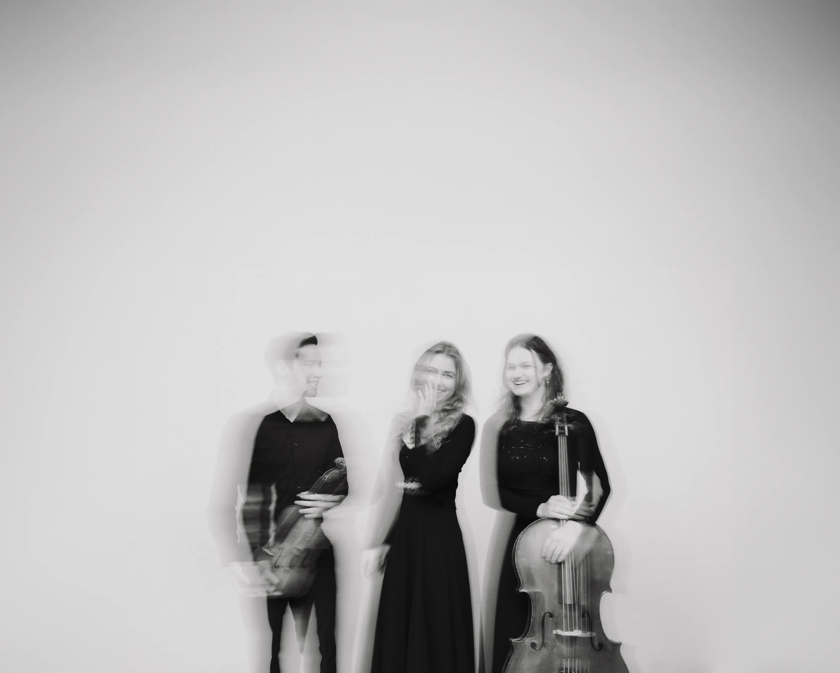 Bernstein Trio in schwarz-weiß